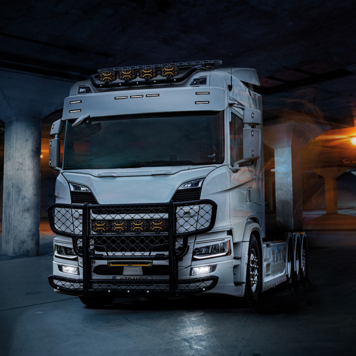 Strands Dark Knight Insane full LED verstraler met flitser - geschikt voor 12 en 24 volt gebruik - Strands 270698 - EAN: 7350133810308