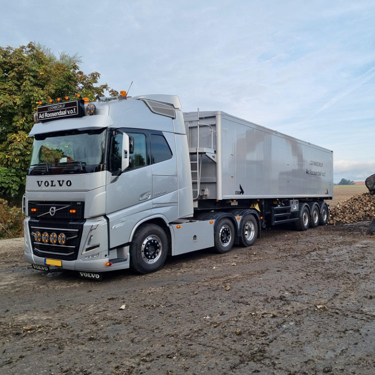 Volvo FH5 LKW mit quadratischem / classic Leuchtkasten - Nedking LED Leuchtkasten 130x30cm - EAN: 6090432523592