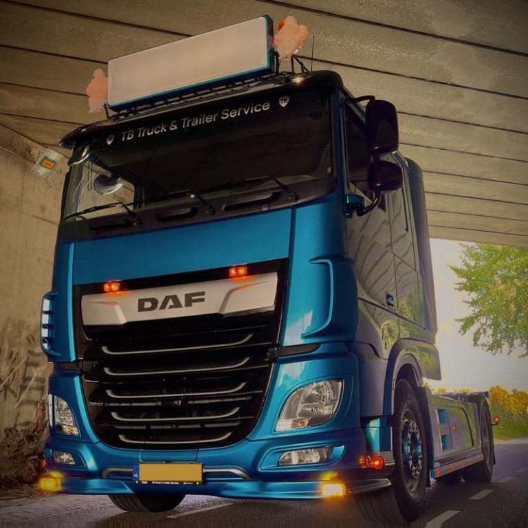 DAF XF LKW mit quadratischem / classic Leuchtkasten - Nedking LED Leuchtkasten 130x40 cm - EAN: 6090432717779