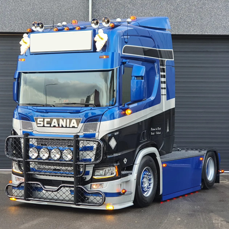 Scania Next Gen LKW mit quadratischem / classic Leuchtkasten - LED Leuchtkasten 140x40cm - EAN: 6090432717779