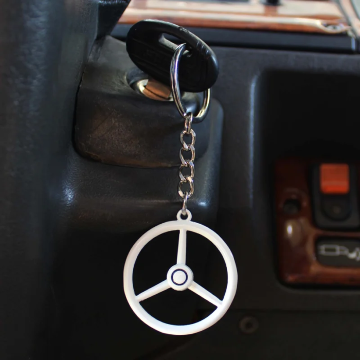 Oldskool sleutelhanger met 3 spaak stuur WIT - sleutelhanger van het merk Nedking - EAN: 6090550054053