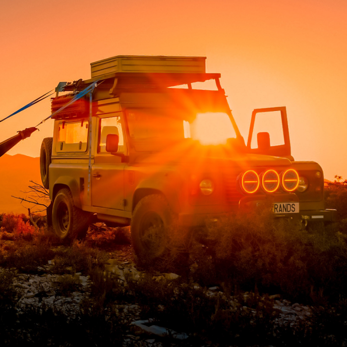 4* TN-270957 gemonteerd op een JEEP Deffender met kampeer uitvoering - EAN: 7350133816348 - Strands 270957