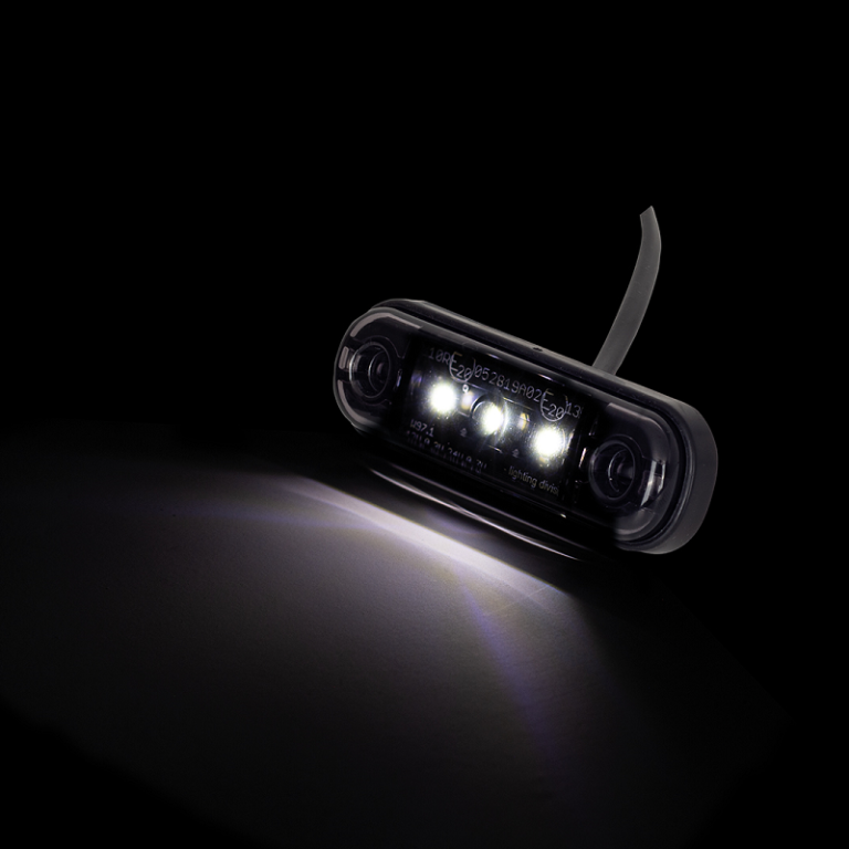 Strands Dark Knight LED Begrenzungsleuchte WEISS - 3 LED-Konturbeleuchtung, geeignet für 12- und 24-Volt-Einsatz - EAN: 7323030187101