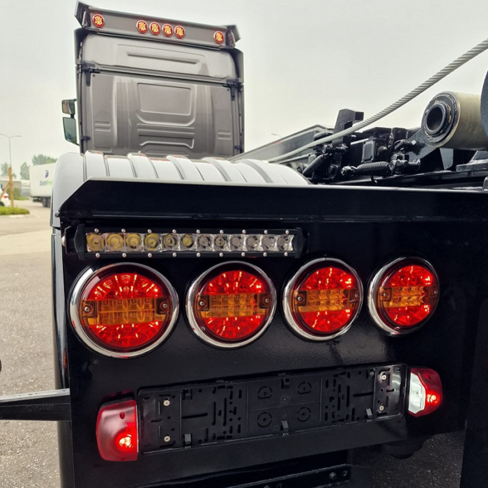 Scania Next Gen achterbumper met AEB hamburger achterlicht erin gemonteerd - EAN: 5414184270015