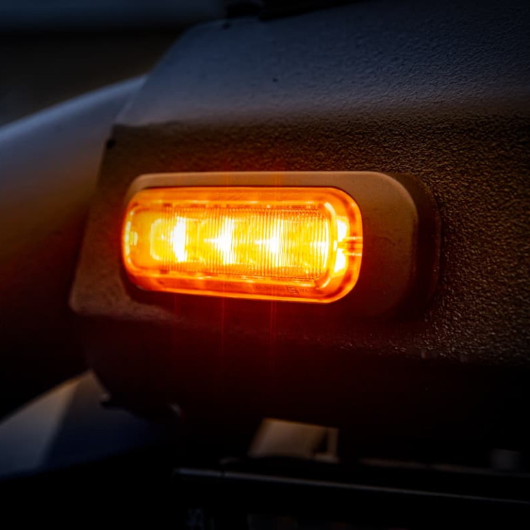 Strands Dark Knight 4 LED Blitz orange mit Klarglas - LED Strobe mit ECE R65 Prüfzeichen - Strands 850401 - EAN: 7350133813507