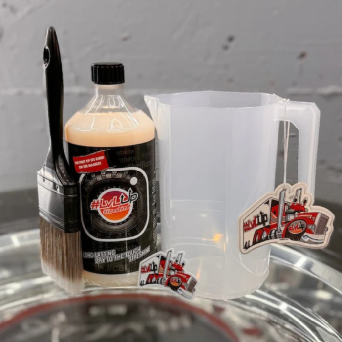 LvLup Tireshine 1000ml + kit - wetlook effect - bandenzwart - bandenbescherming tegen UV en uitdroging - ultieme detailing