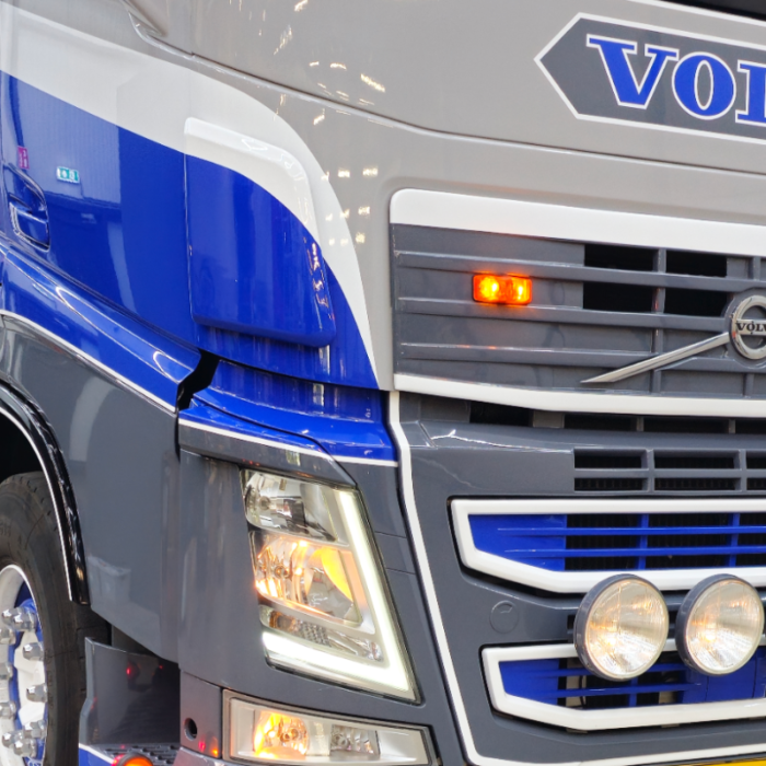 Vuilafstoters gemonteerd op een vrachtwagen - Vepro 4077S