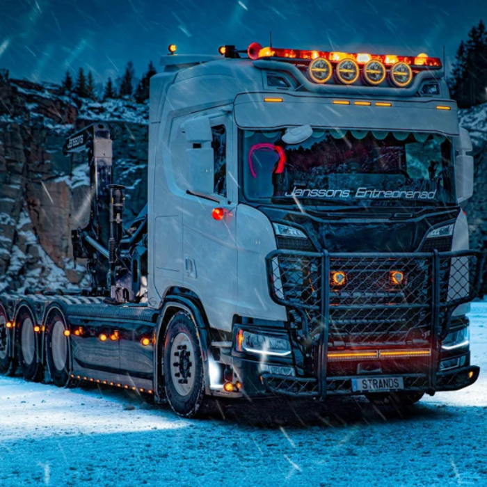 Vrachtwagen met Siberia UDX - 22inch